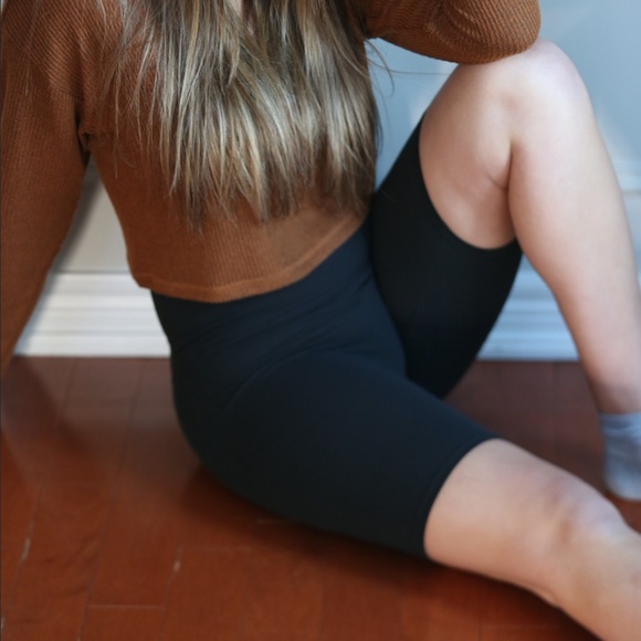 BNWT Black Biker Shorts - Picture 2 of 3